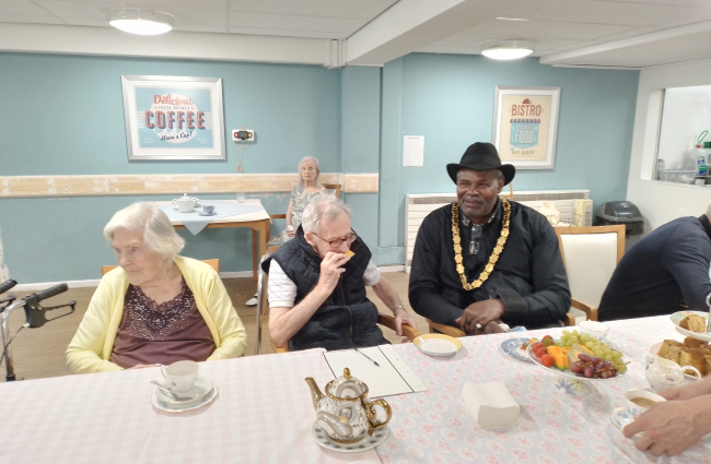 Mayor visiting Care Home